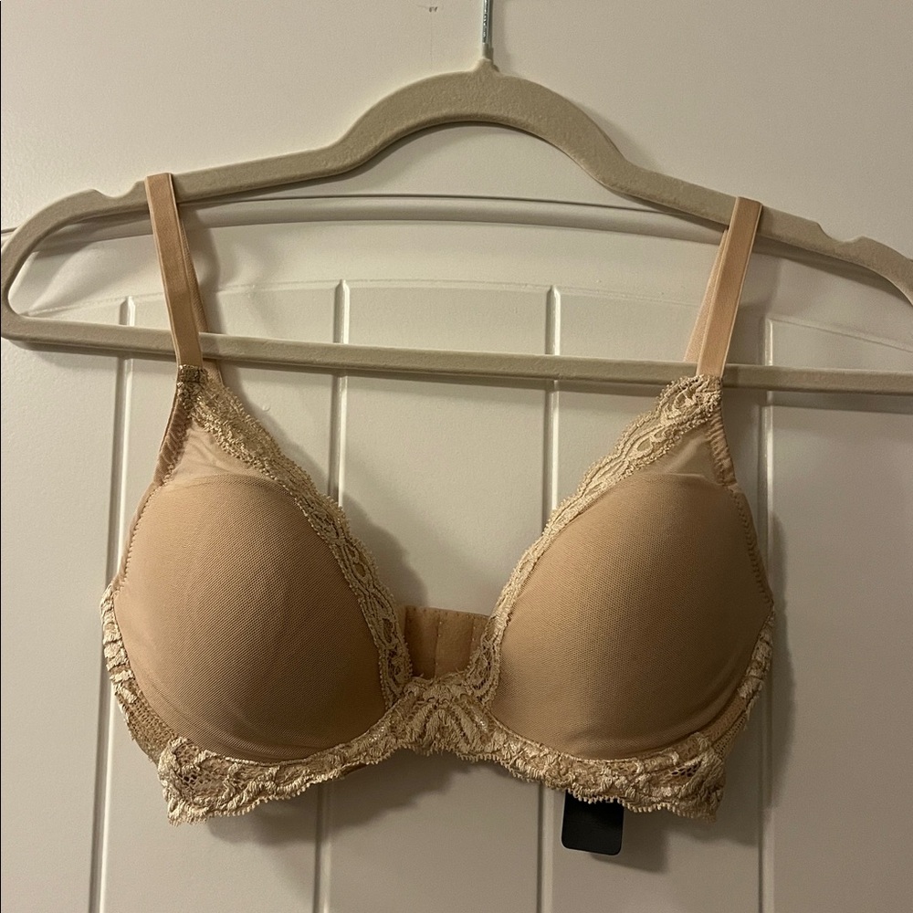 NWT Natori Feathers Lace Trim Bra - 32D